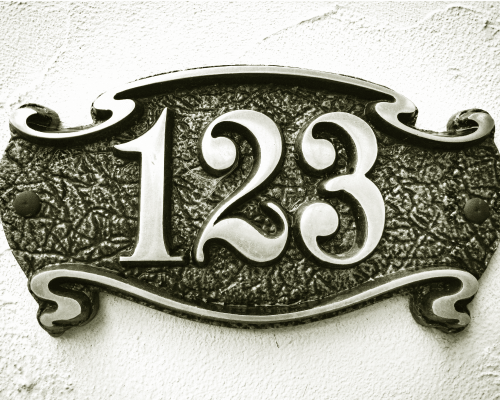 plaque originale pour indiquer le numéro de maison (adresse)